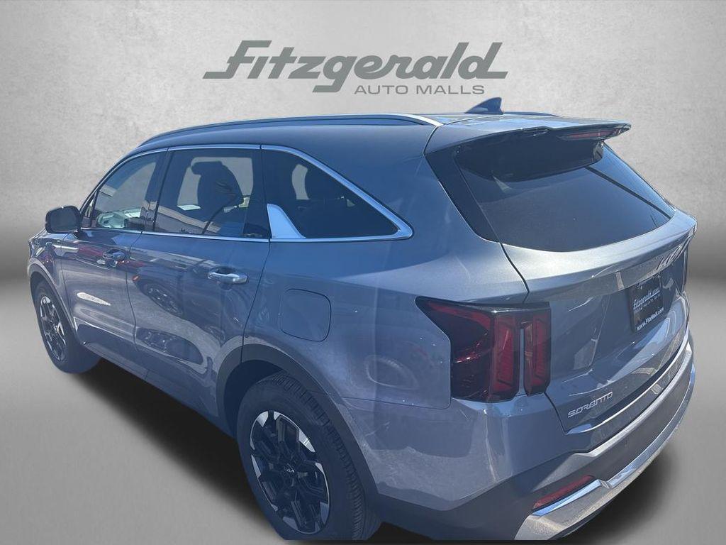 used 2025 Kia Sorento car, priced at $28,395