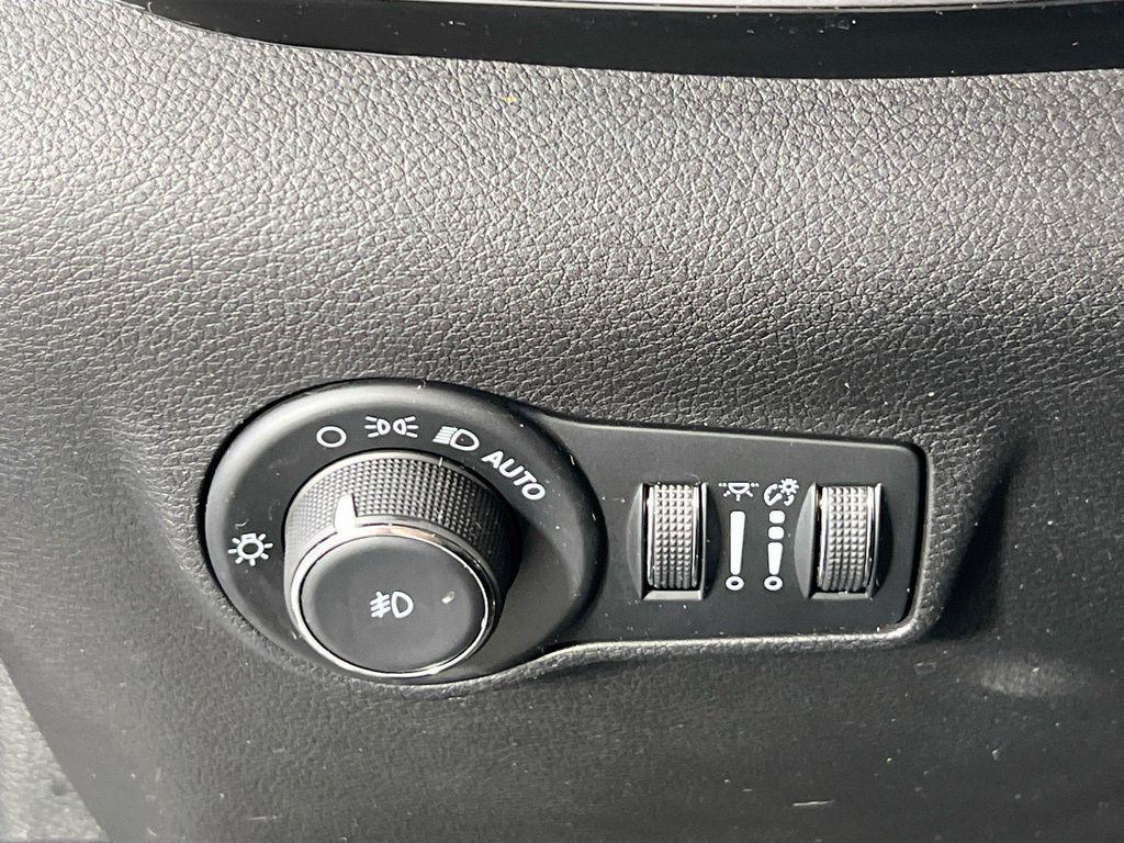 used 2022 Jeep Compass car, priced at $22,019