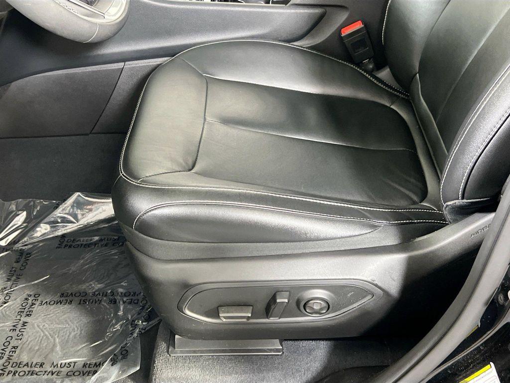used 2023 Jeep Grand Cherokee L car, priced at $38,755
