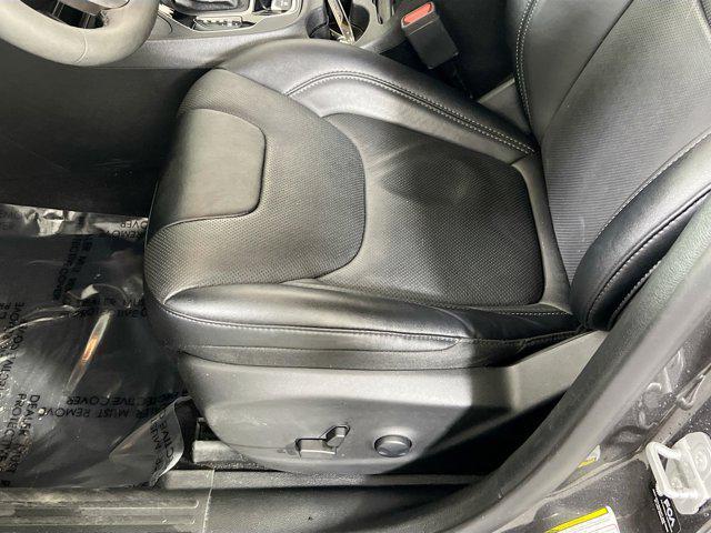 used 2022 Jeep Cherokee car, priced at $25,495