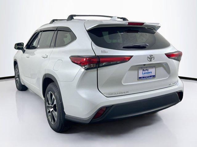 used 2022 Toyota Highlander car, priced at $34,691