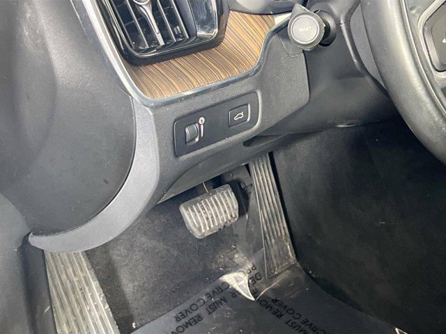 used 2021 Volvo XC60 car, priced at $24,706