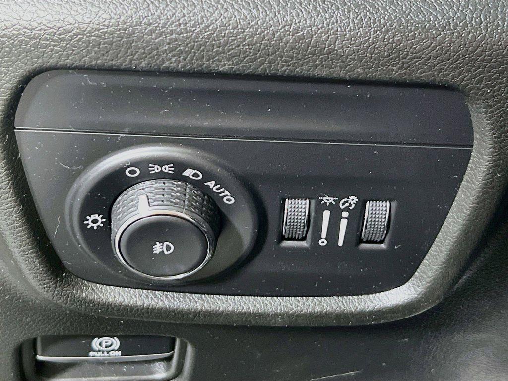 used 2023 Jeep Grand Cherokee car, priced at $33,198