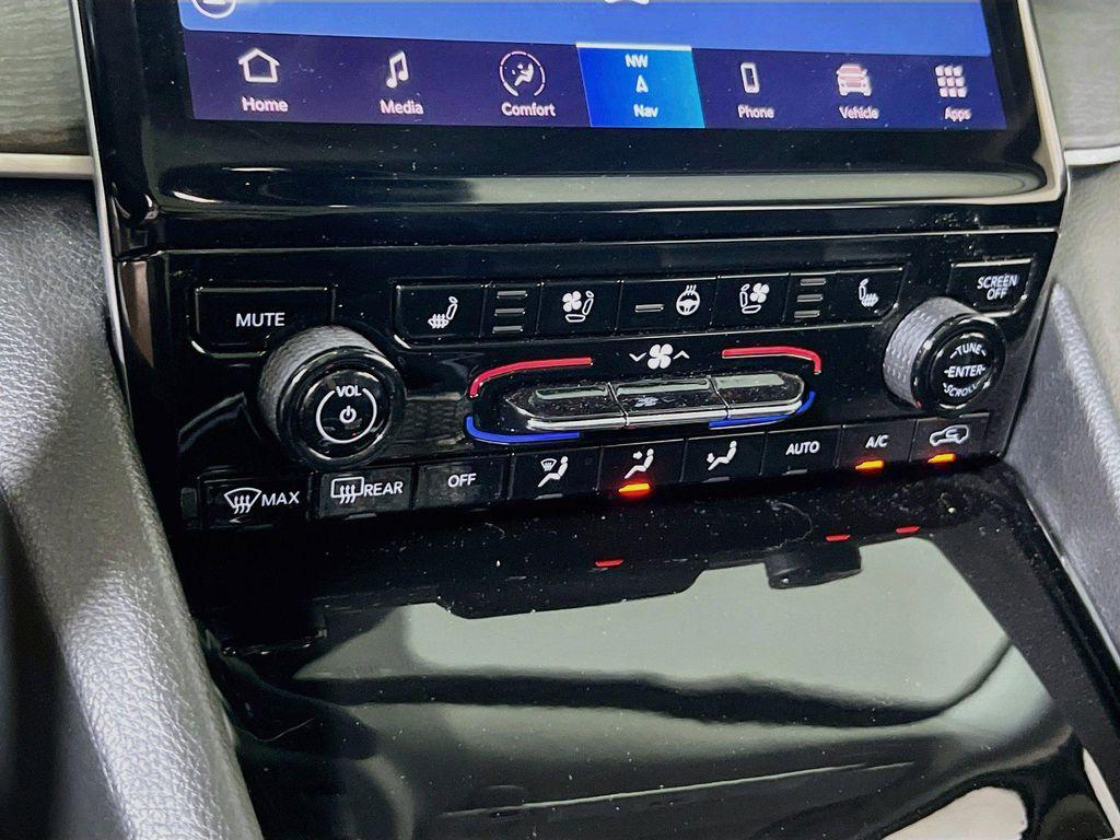 used 2023 Jeep Grand Cherokee car, priced at $33,198