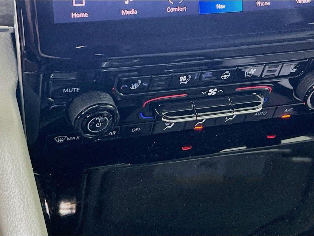 used 2023 Jeep Grand Cherokee car, priced at $37,890