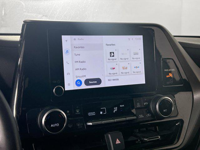 used 2023 Toyota Highlander car, priced at $29,995