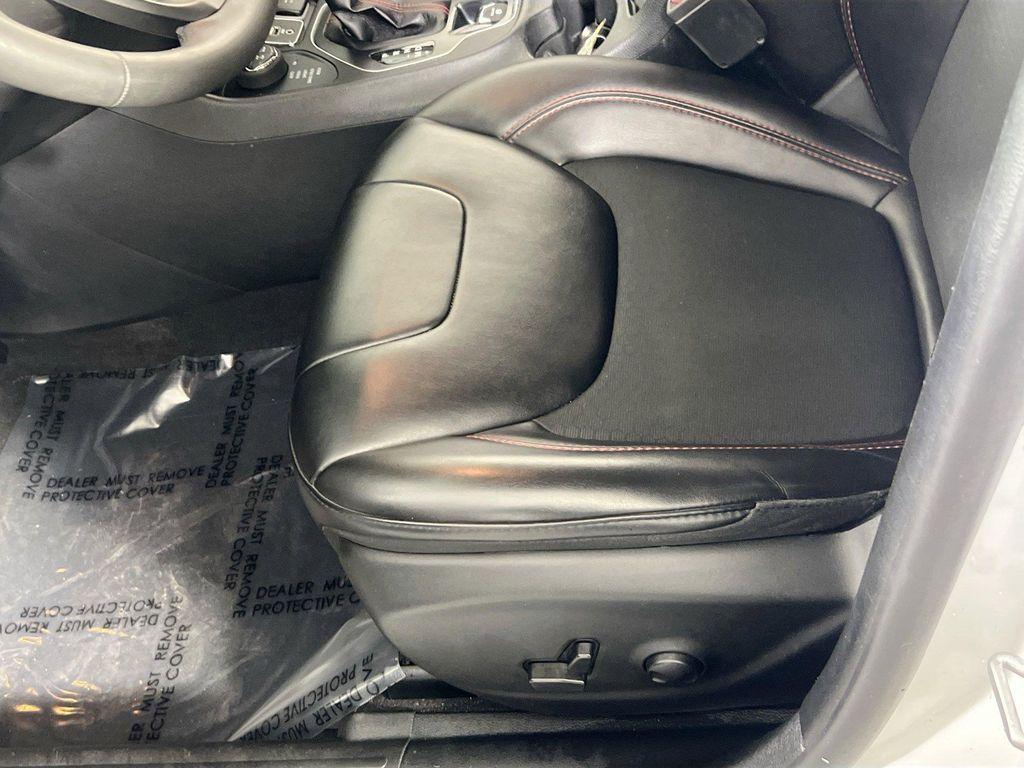 used 2022 Jeep Cherokee car, priced at $23,597