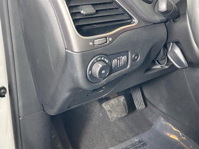 used 2022 Jeep Cherokee car, priced at $24,294