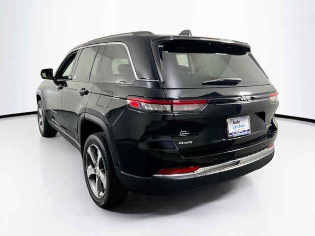 used 2023 Jeep Grand Cherokee car, priced at $31,153