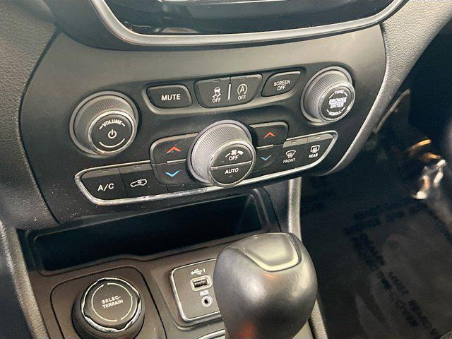 used 2022 Jeep Cherokee car, priced at $23,049