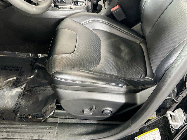 used 2022 Jeep Cherokee car, priced at $23,049