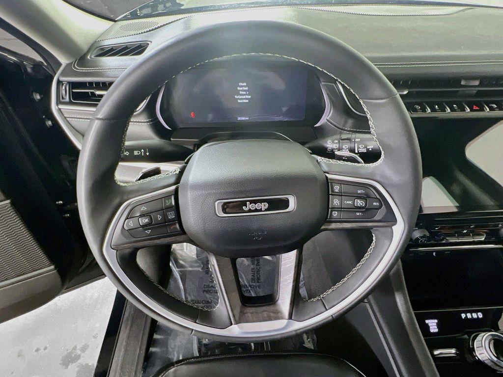 used 2023 Jeep Grand Cherokee car, priced at $33,035