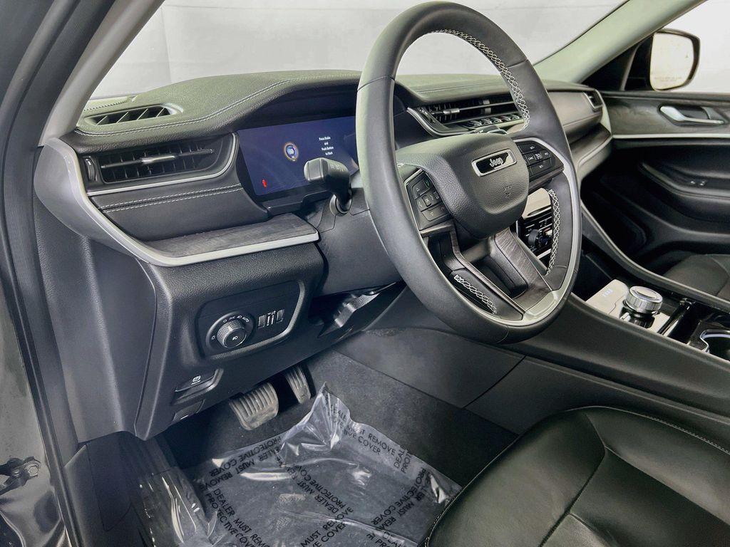 used 2023 Jeep Grand Cherokee car, priced at $33,035