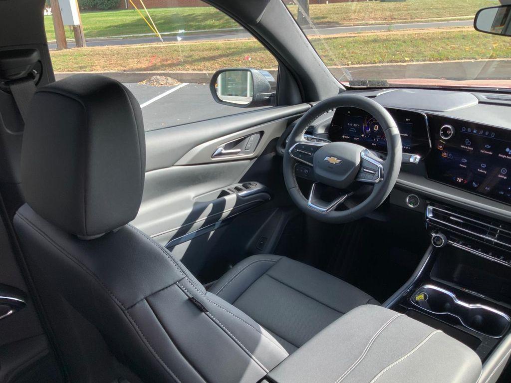 new 2026 Chevrolet Traverse car, priced at $44,310