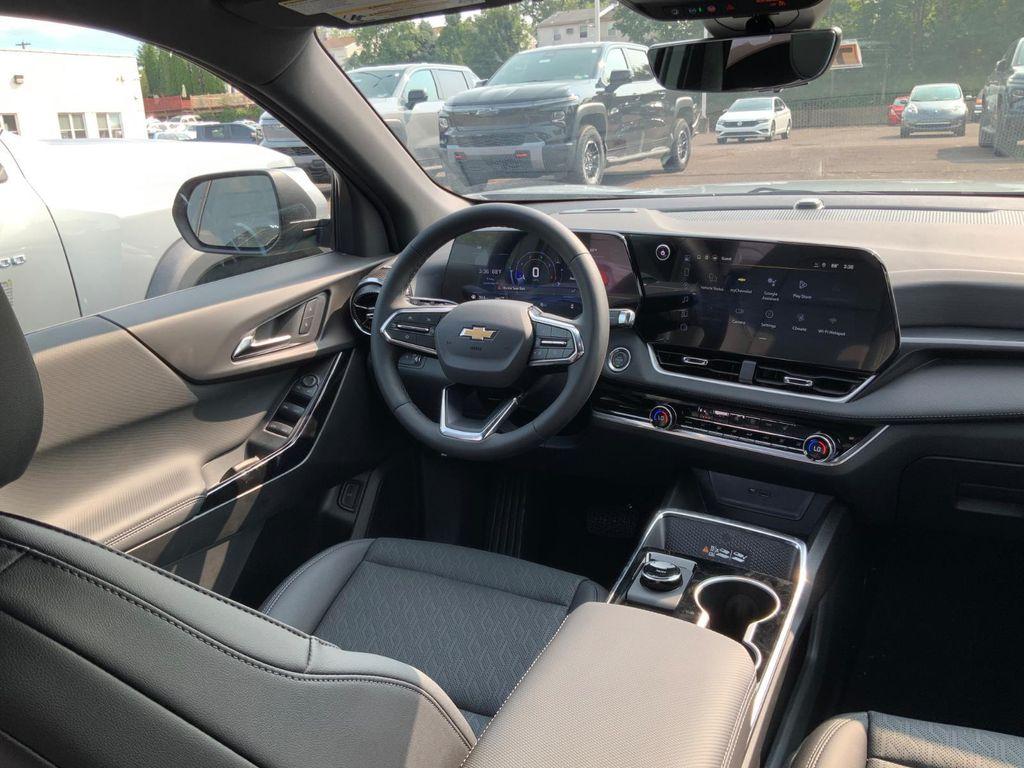 new 2026 Chevrolet Equinox car, priced at $33,651