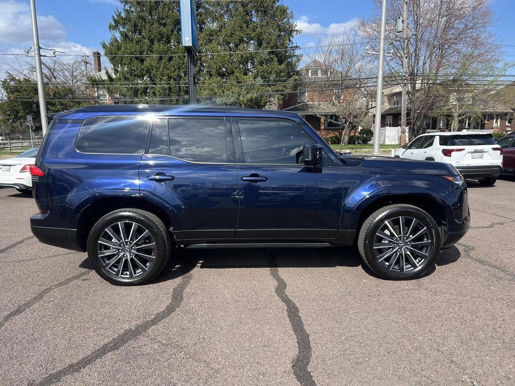 used 2025 Lexus GX 550 car, priced at $91,995