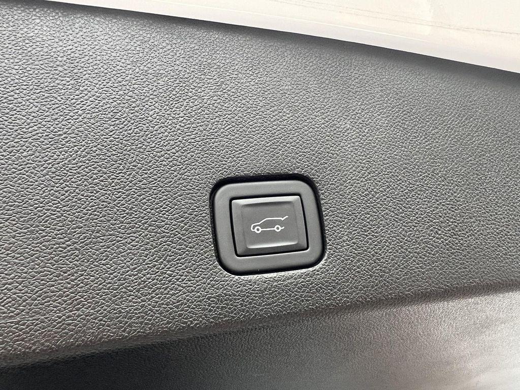 used 2025 Cadillac XT6 car, priced at $58,895