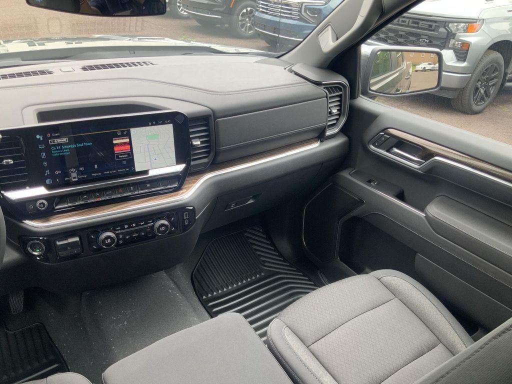 new 2025 Chevrolet Silverado 1500 car, priced at $46,257