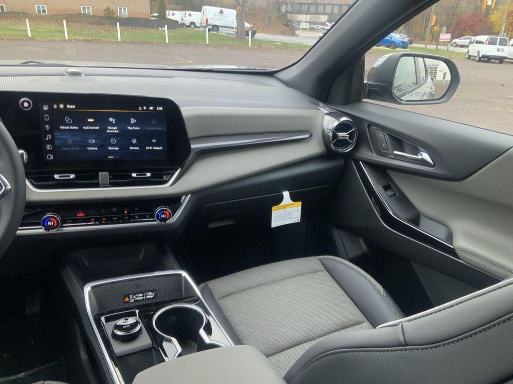 new 2026 Chevrolet Equinox car, priced at $33,745