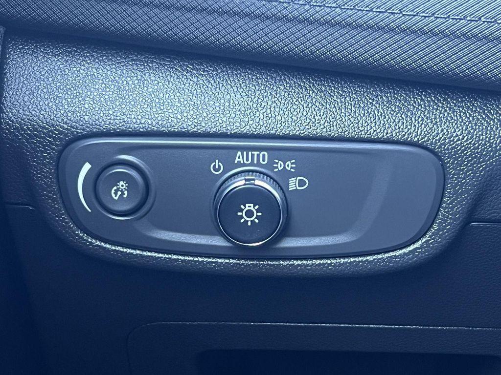 used 2024 Chevrolet TrailBlazer car, priced at $23,895