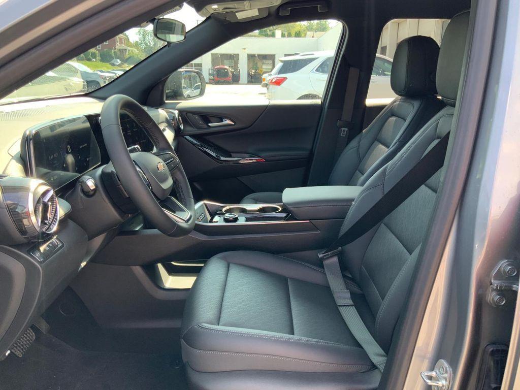 new 2026 Chevrolet Equinox car, priced at $32,768