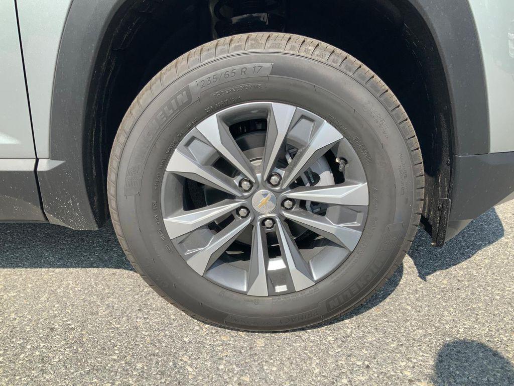 new 2026 Chevrolet Equinox car, priced at $32,768