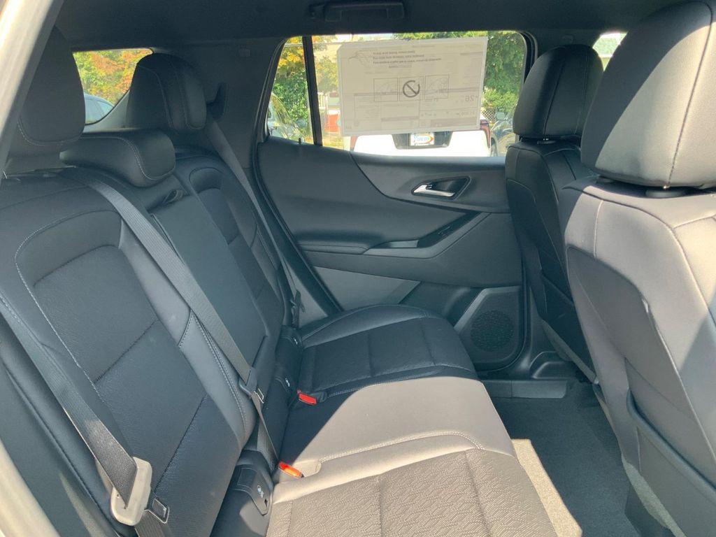 new 2026 Chevrolet Equinox car, priced at $32,768