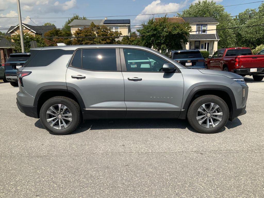 new 2026 Chevrolet Equinox car, priced at $32,768