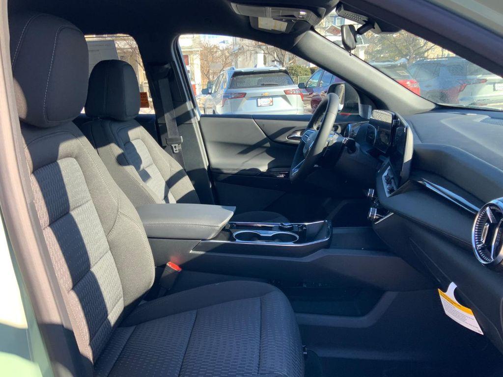 new 2026 Chevrolet Equinox car, priced at $29,945