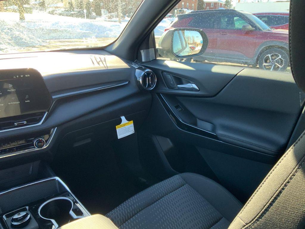 new 2026 Chevrolet Equinox car, priced at $29,945