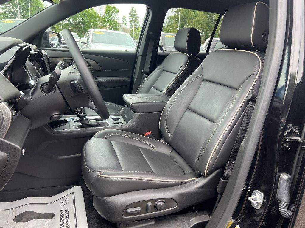 used 2023 Chevrolet Traverse car, priced at $39,895