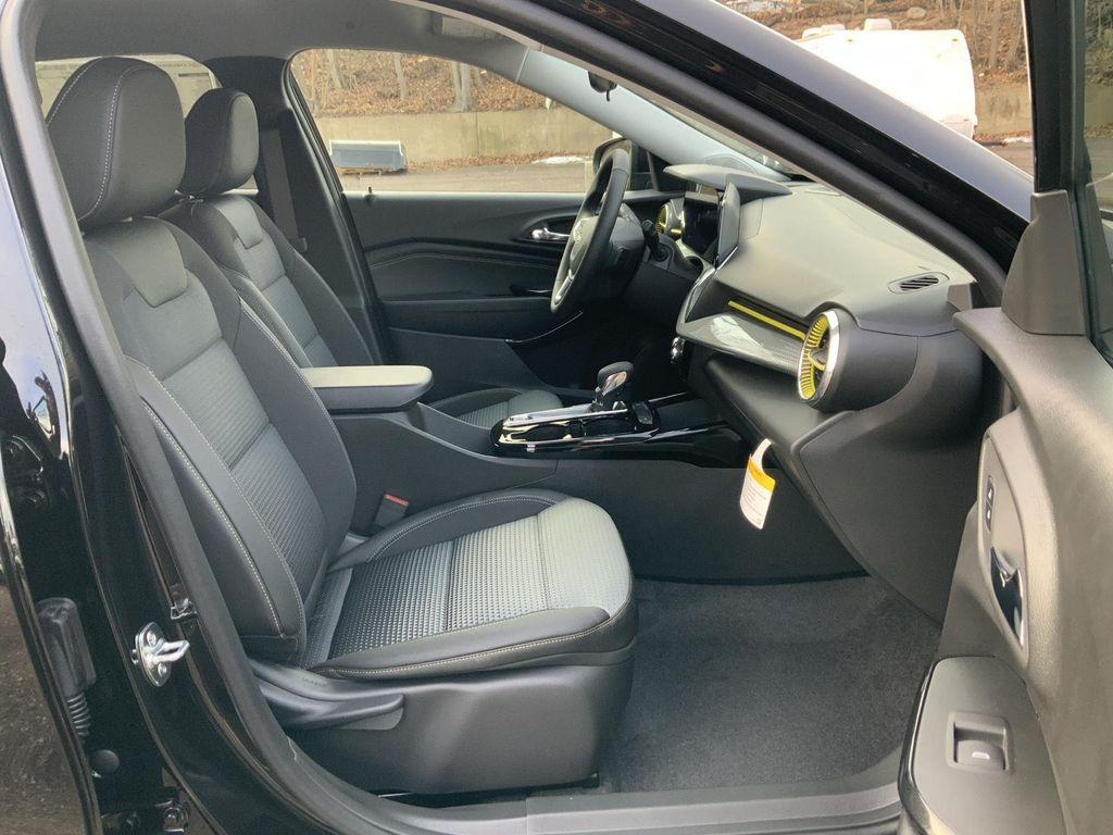 new 2026 Chevrolet Trax car, priced at $25,385