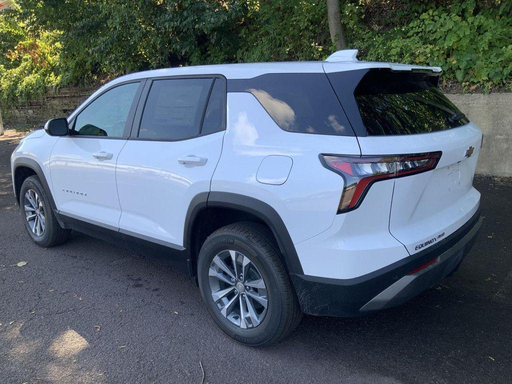 new 2026 Chevrolet Equinox car, priced at $32,768