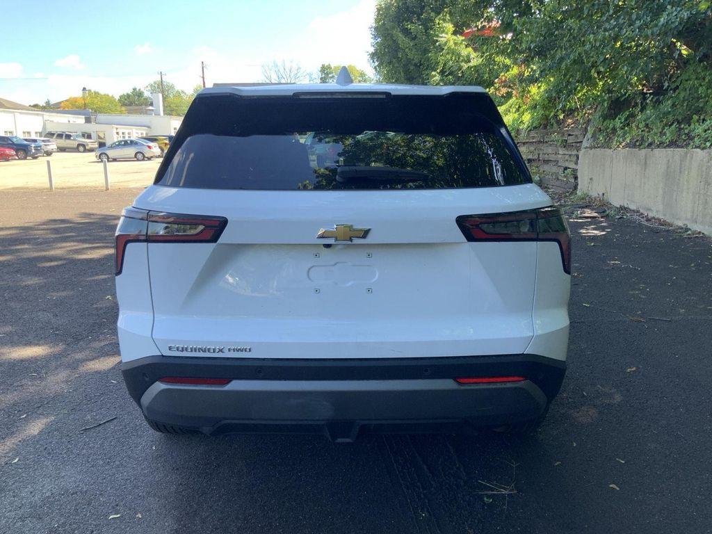 new 2026 Chevrolet Equinox car, priced at $32,768