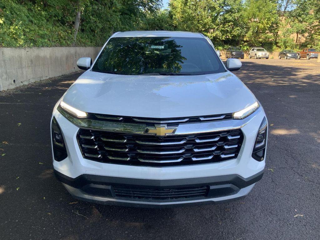 new 2026 Chevrolet Equinox car, priced at $32,768