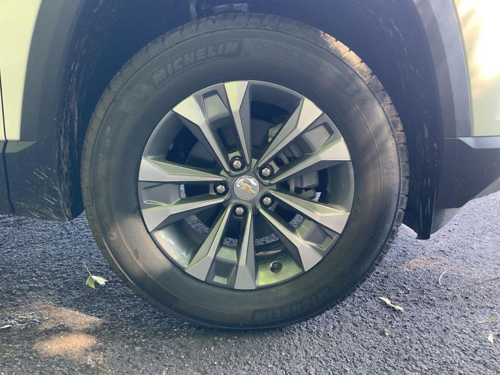 new 2026 Chevrolet Equinox car, priced at $32,768