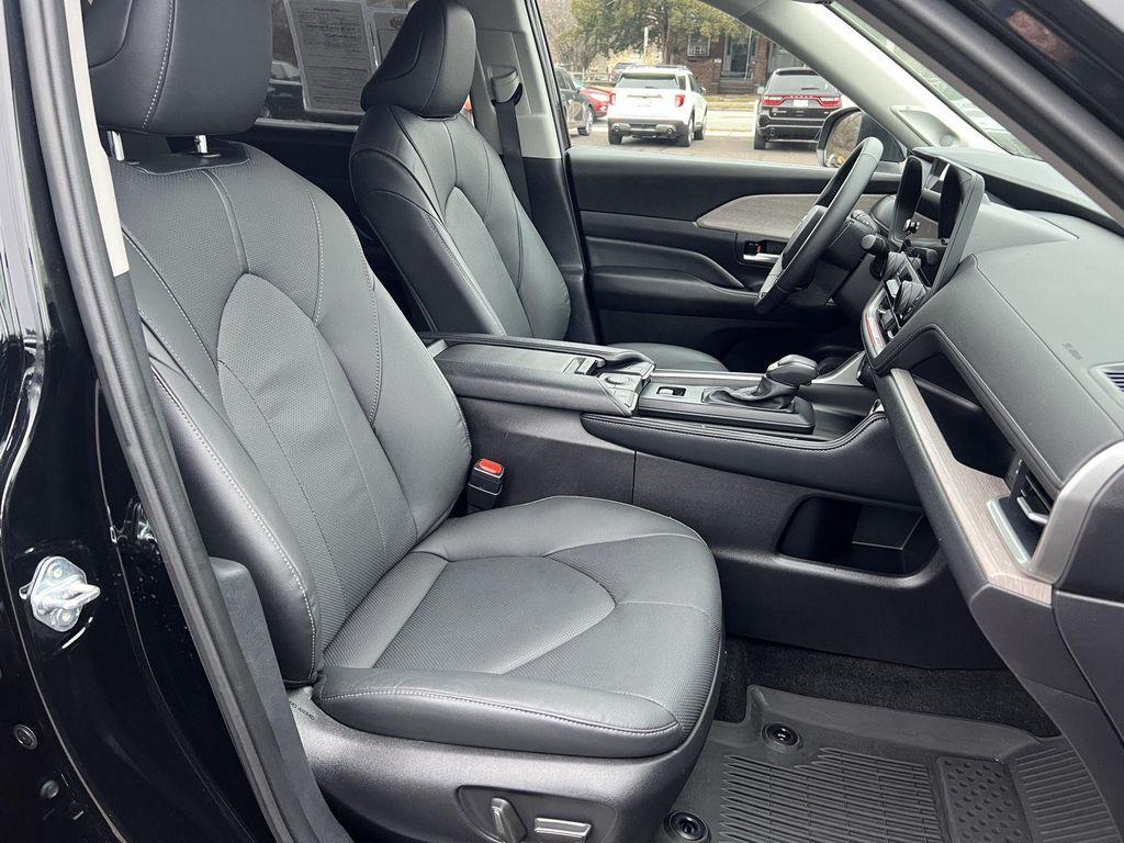 used 2025 Toyota Grand Highlander car, priced at $51,495