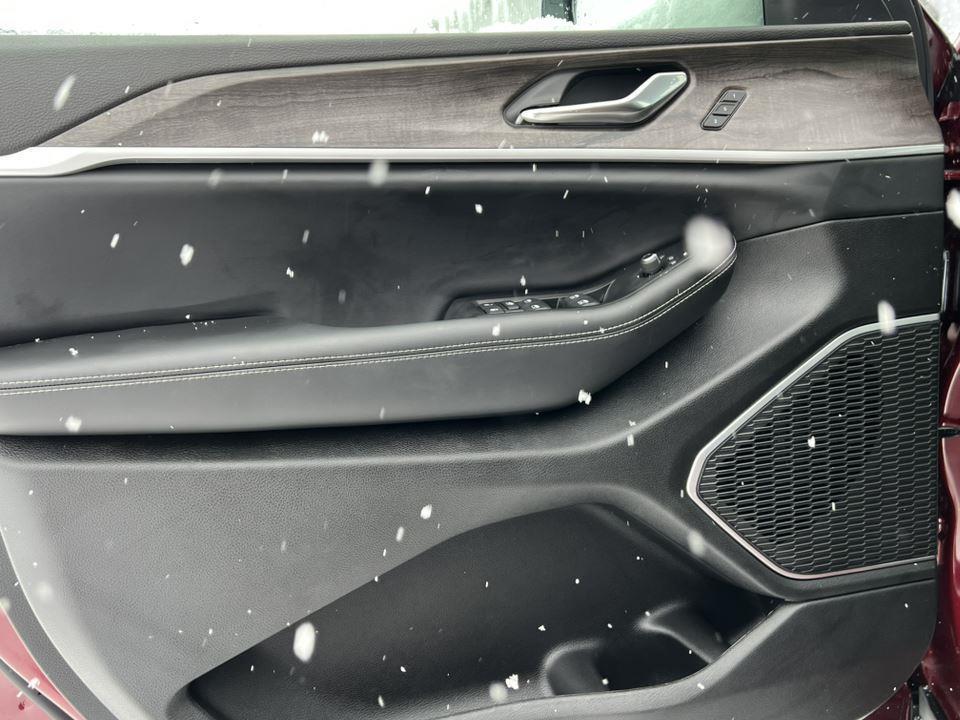 new 2026 Jeep Grand Cherokee car, priced at $47,706