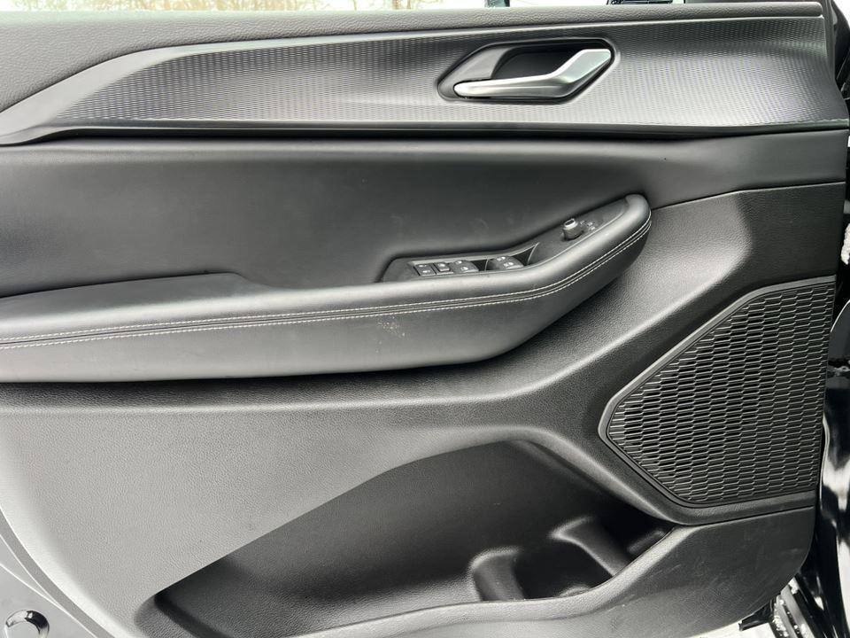 used 2024 Jeep Grand Cherokee car, priced at $33,500