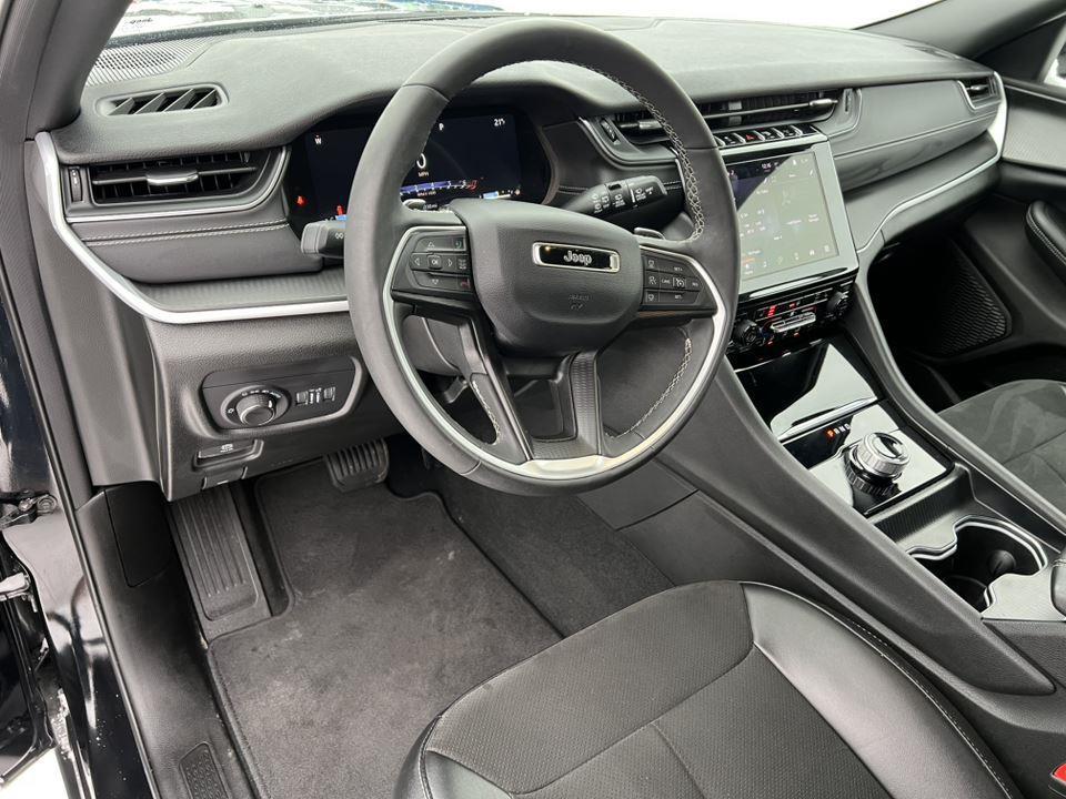 used 2024 Jeep Grand Cherokee car, priced at $33,500