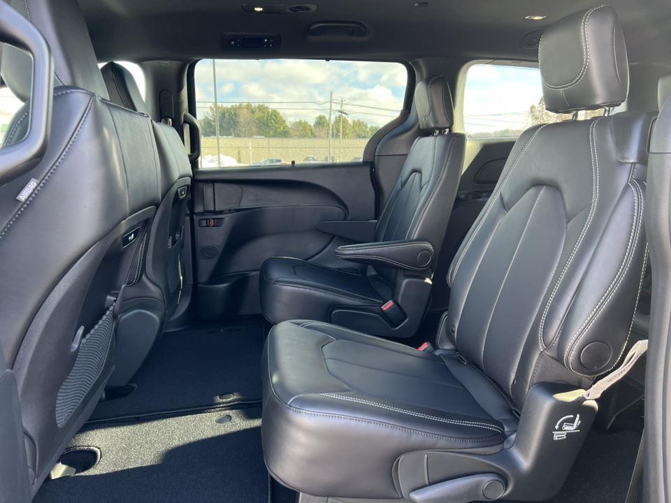 new 2026 Chrysler Pacifica car, priced at $43,028