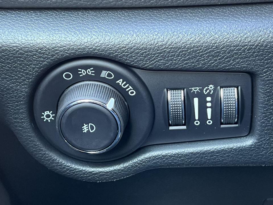 new 2026 Chrysler Pacifica car, priced at $43,028