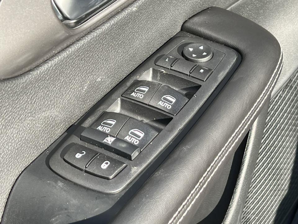 new 2026 Chrysler Pacifica car, priced at $43,028