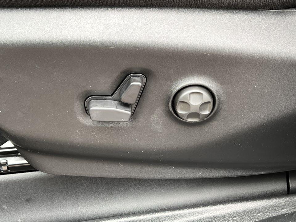 new 2026 Chrysler Pacifica car, priced at $47,627