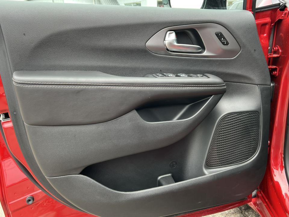 new 2026 Chrysler Pacifica car, priced at $47,627