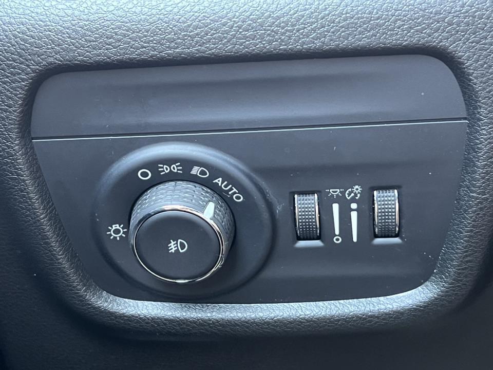 used 2023 Jeep Grand Cherokee car, priced at $33,500