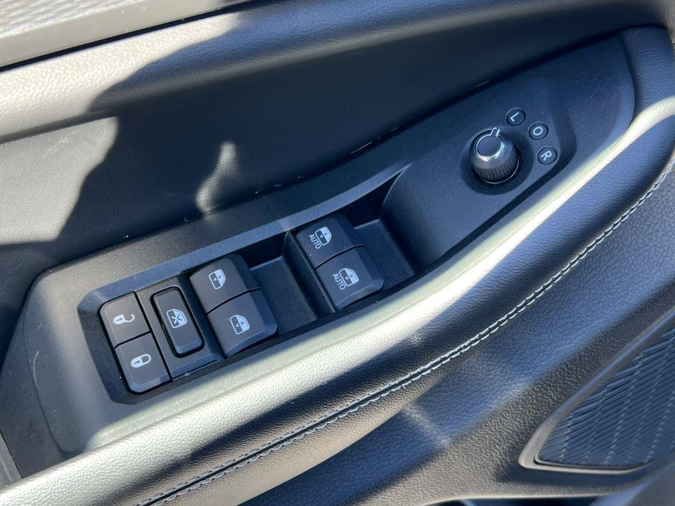 used 2023 Jeep Grand Cherokee car, priced at $29,990