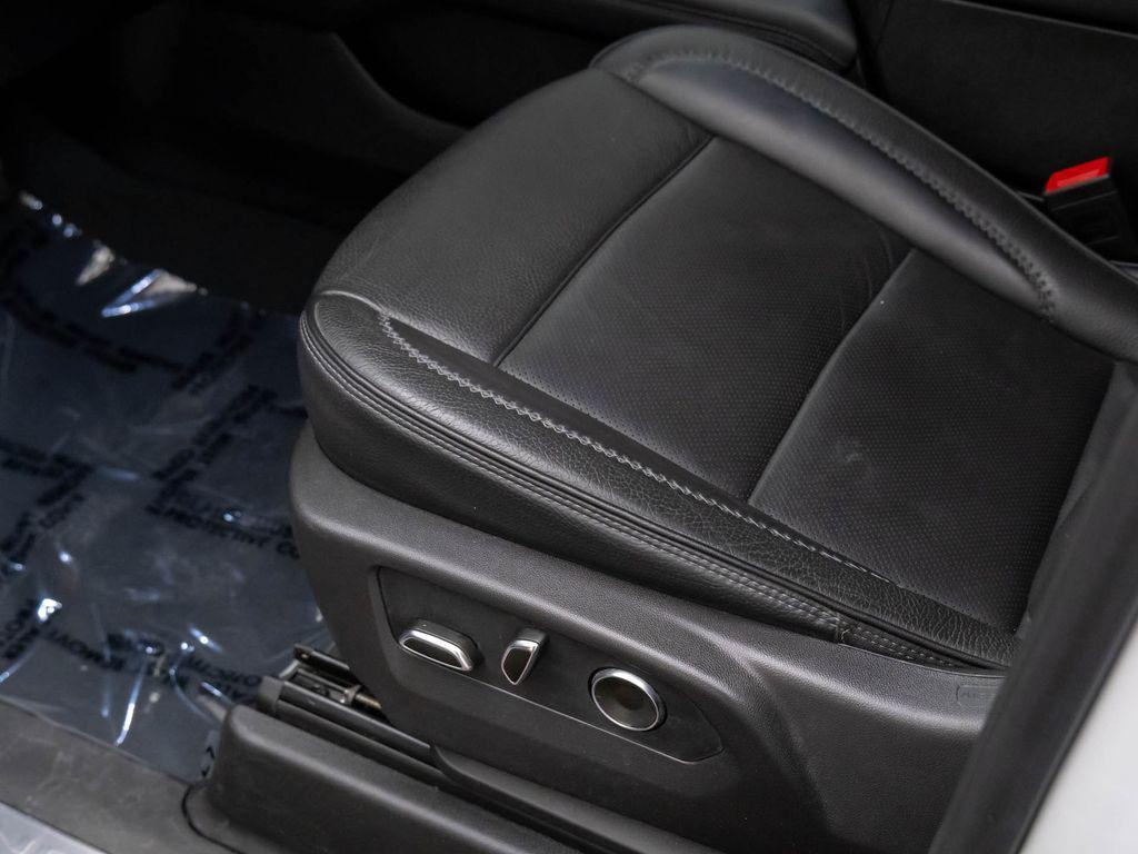 used 2025 GMC Yukon car, priced at $69,591