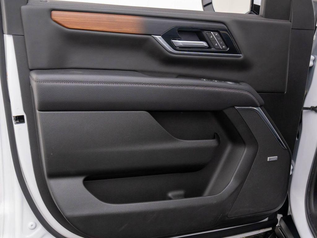 used 2025 GMC Yukon car, priced at $69,591