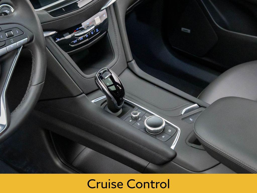 used 2025 Cadillac XT6 car, priced at $45,995